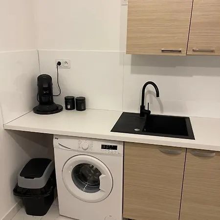 Maison Meublee Avec Parking Moulins (Allier)