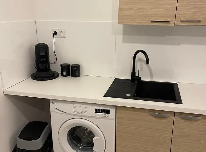 Maison Meublee Avec Parking Moulins (Allier)