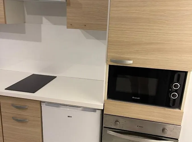 Maison Meublee Avec Parking * Moulins (Allier)