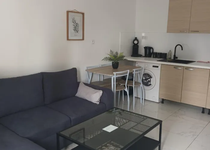 Maison Meublee Avec Parking *